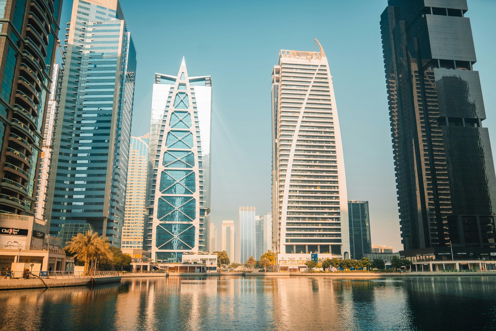 Cover Image for How to Write Real Estate Listings That Sell — An SEO Checklist